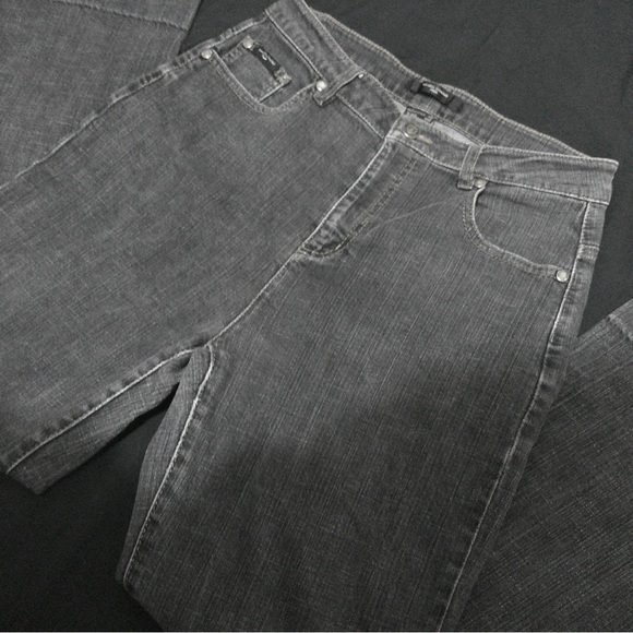 Simon Chang Denim Jeans - Picture 2 of 3